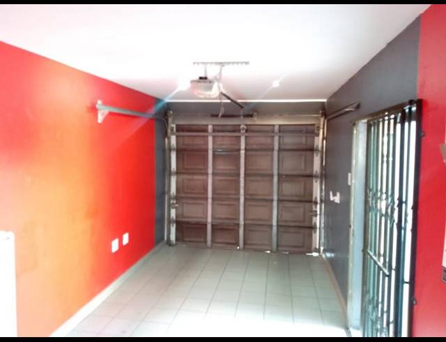 3 BEDROOM HOUSE FOR SALE IN DIEPKLOOF ZONE 4